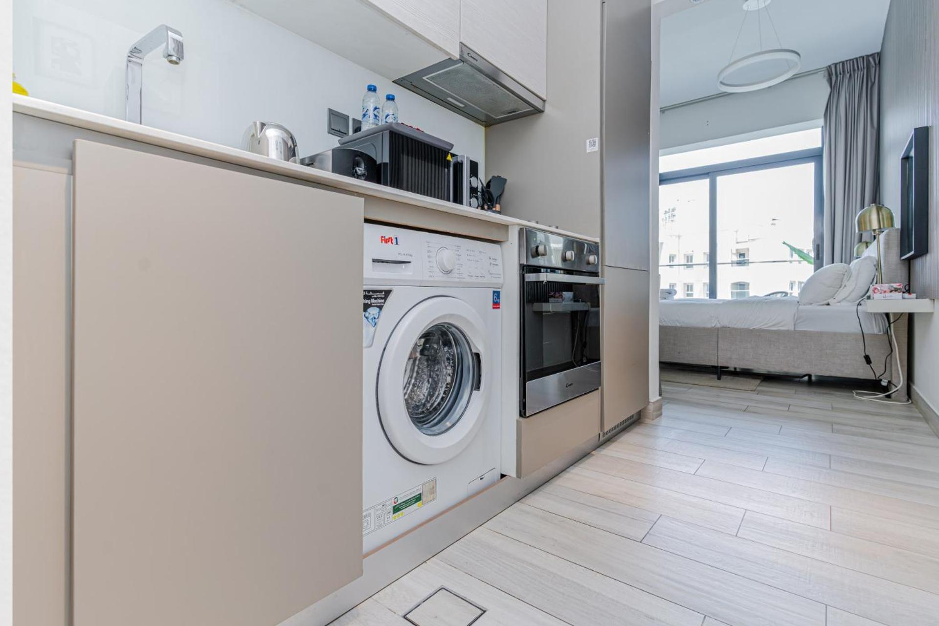 Apartment Exquisite Living I Pool View I High Speed Wi-fi *